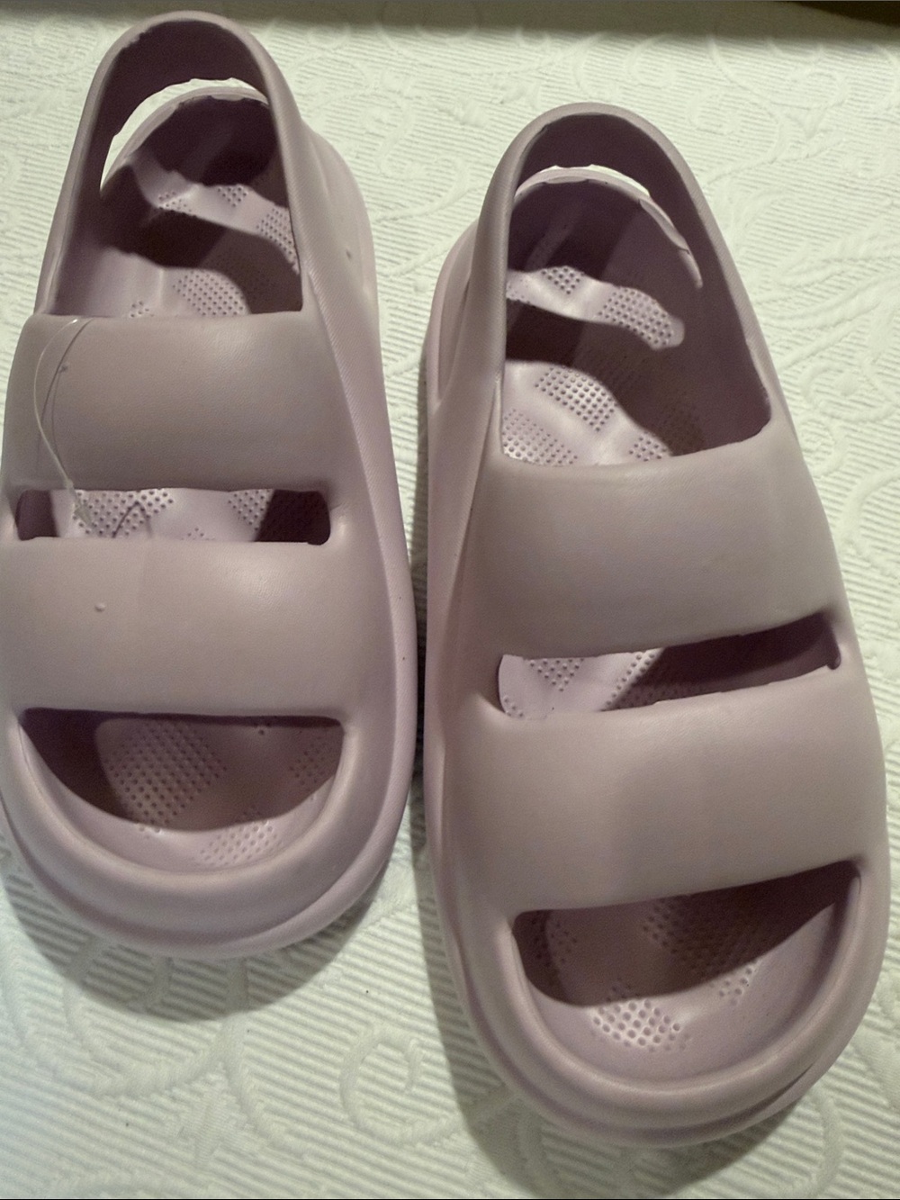 Kids Lightweight Slip-On Sandals in Mauve